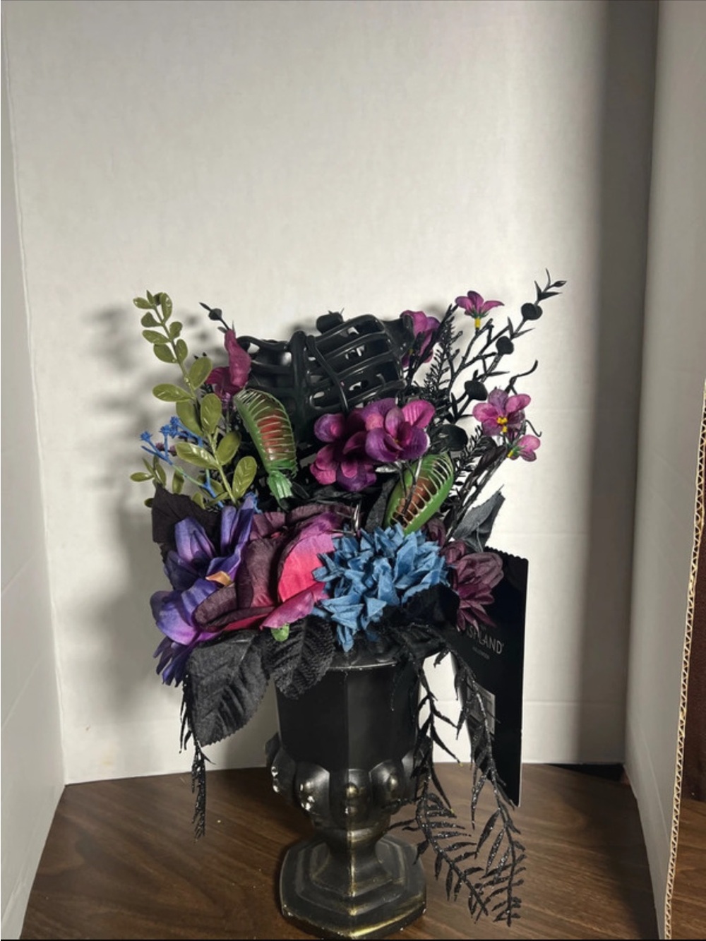 Ashland -Halloween Decorative flowers with skeleton and Venus fly trap -NWT